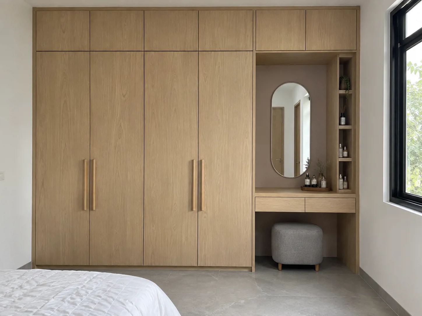 Wardrobe Japandi dengan Meja Rias di Depok